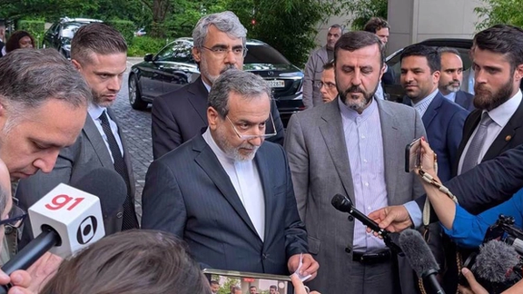 مقام ایرانی به رویترز: پیشنهادهای وزرای خارجه اروپایی در ژنو غیرواقعبینانه بود