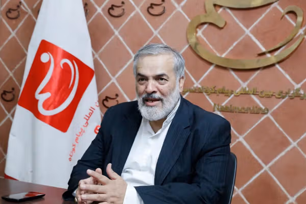 سفیر سابق جمهوری اسلامی در استرالیا: کشورهای عربی باید به جای ترامپ به ما پول بدهند