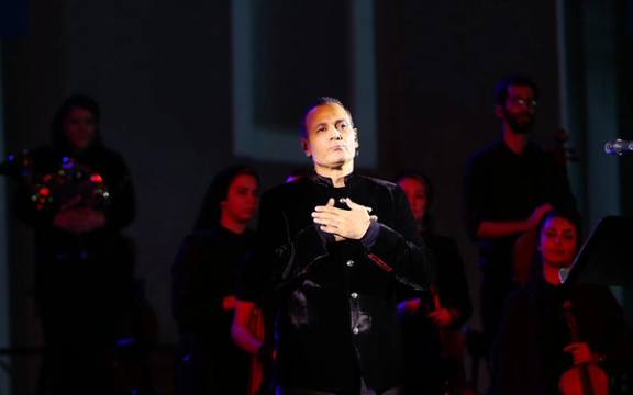 فشار حکومت برای لغو کنسرت علیرضا قربانی به دلیل شعارهای ضدحکومتی حاضران