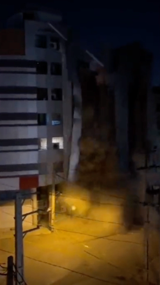 یک ساختمان ۶ طبقه در اهواز فرو ریخت