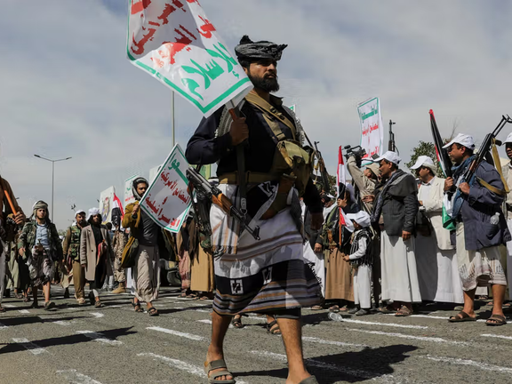 طهران تتبرأ: الحوثيون في اليمن ليسوا قوةً وكيلة لنا