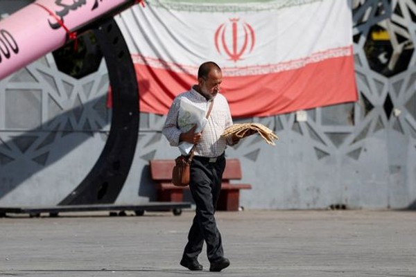 إيران تدعو المواطنين لإطفاء المكيفات ساعةً لدعم شبكة الكهرباء المتضررة في الجنوب