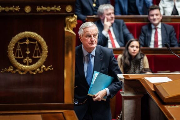 موافقت مکرون با استعفای نخستوزیر فرانسه؛ بارنیه موقتا به کار خود ادامه میدهد