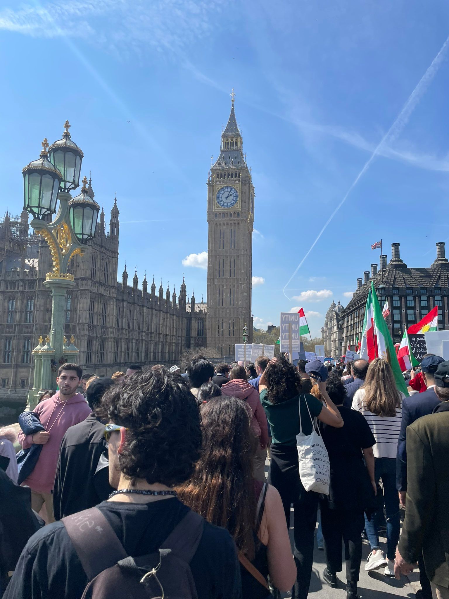 مظاهرات حاشدة للإيرانيين في لندن للمطالبة بتصنيف الحرس الثوري منظمة إرهابية