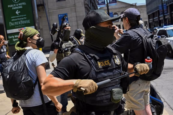 جمهوری اسلامی بازداشت و اخراج ۵۵ ایرانی دیگر از آمریکا را تایید کرد