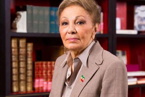 Iran’s Exiled Queen Hails Nation For ‘Standing Up’ To Islamic Republic