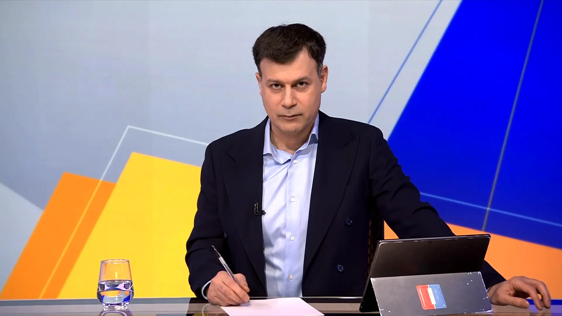 دومینو: خیزش ملی ایرانیان