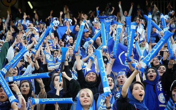 پای هواداران آبی به ورزشگاه آزادی باز میشود؛ استقلال-هوادار با حضور تماشاگران زن