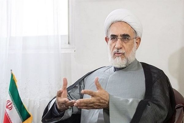 Iran's Guards Lash Out At Critic Of Economy, Nuclear Talks
