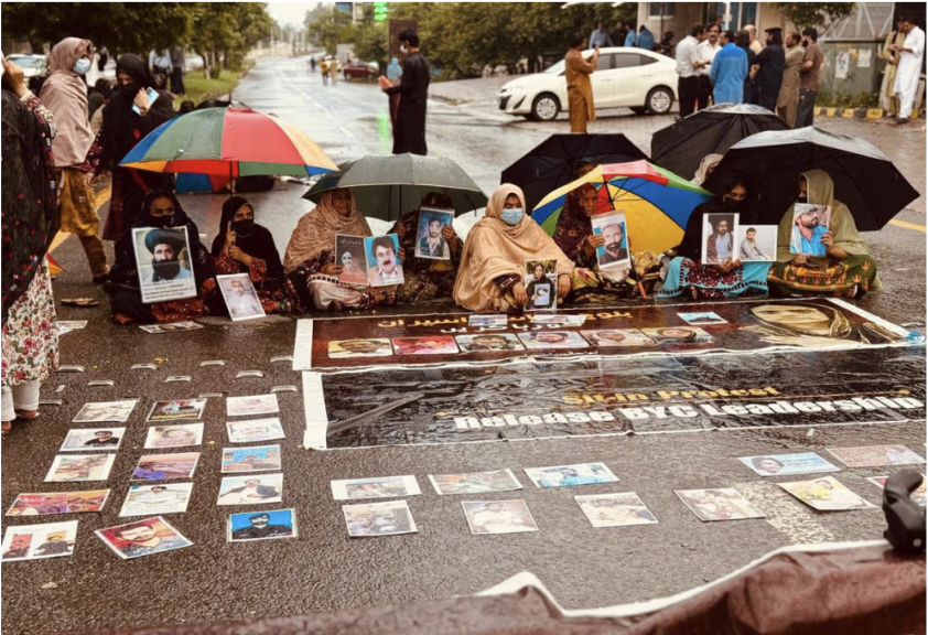 بازماندگان گم‌گشتگان زیر باران اسلام‌آباد