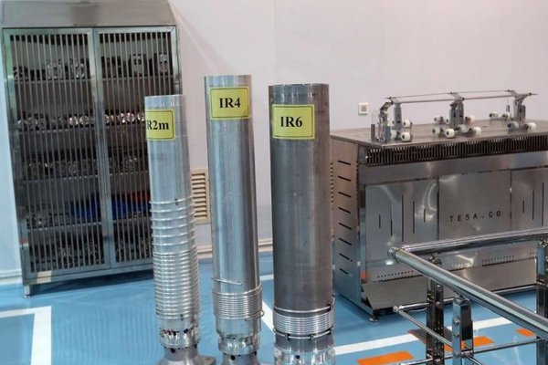 ردا على قرار الوكالة الذرية.. طهران تعلن ضخ الغاز في آلاف من أجهزة الطرد المركزي المتقدمة