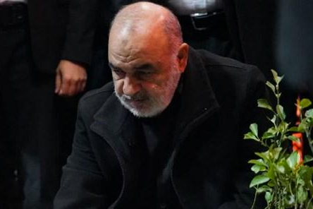 نشریه لوموند: گروهی از وکلای ایرانی-فرانسوی برای شکایت از فرمانده سپاه آماده میشوند