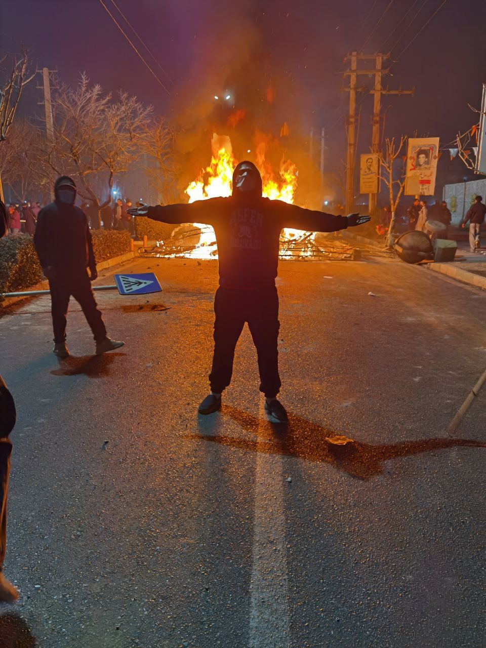 استفاده از مساجد و آمبولانس‌ها برای سرکوب معترضان انقلاب ملی در کرج