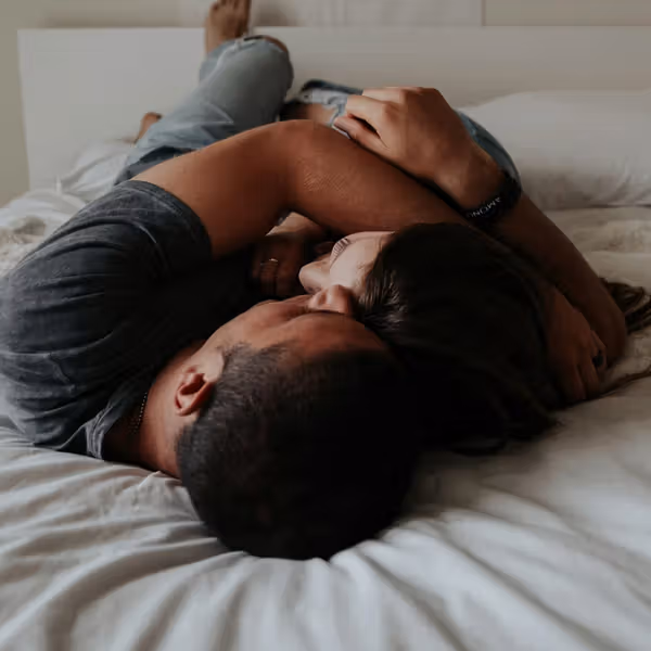 نتیجه یک مطالعه جدید: رابطه جنسی صبحگاهی رضایت شغلی و احتمال افزایش حقوق را بیشتر میکند