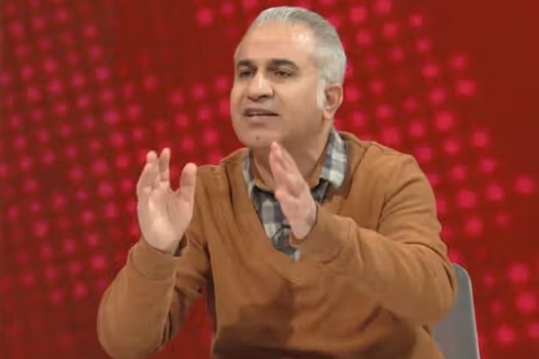 مصطفی مهرآیین، جامعهشناس، برای گذراندن محکومیت حبس، بازداشت و به زندان منتقل شد