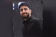 ضغوط أمنية تجبر عائلة طالب جامعي على دفنه ليلاً بعد مقتله خلال الاحتجاجات الأخيرة في إيران