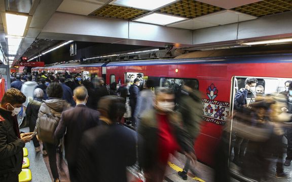 مترو تهران: جستوجو برای کشف گوشیهای رجیستر نشده، شایعه است