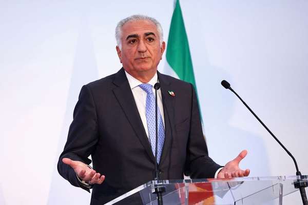 والاستریت ژورنال: خیابانهای ایران به فراخوان شاهزاده رضا پهلوی پاسخ دادند