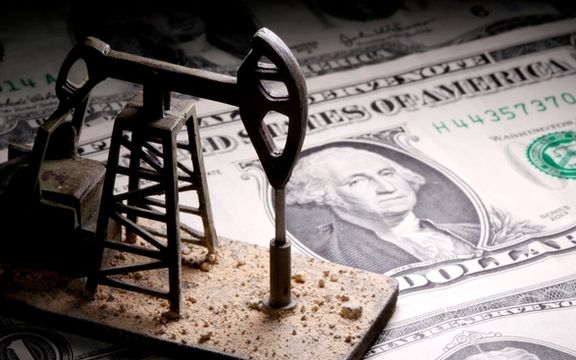 در پی حمله روسیه به اوکراین قیمت نفت از ۱۰۰ دلار گذشت، ارزش دلار نسبت به روبل افزایش یافت