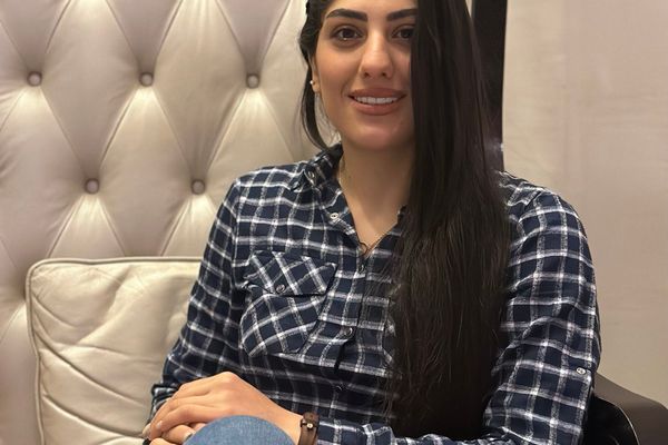 خاص لـ"إيران إنترناشيونال": حاملة علم إيران في الأولمبياد الشتوية تطلب اللجوء في ألمانيا