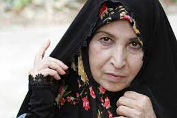 ناشطة سياسية إيرانية: تسمیم تلميذات المدارس "انتقام" النظام ضد المرأة