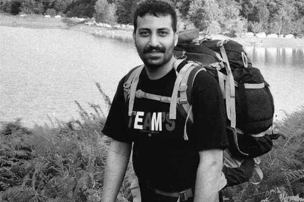 محمد جعفرپور، نخبه عاشق سنتور و عاشق ایران که هدف گلوله حکومت قرار گرفت