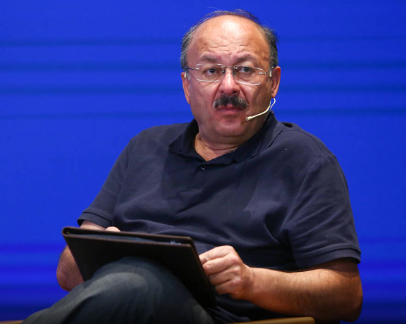 استاد دانشگاه: کسانی که شعار «سبزیپلو با ماهی» دادند حرفی برای گفتن ندارند