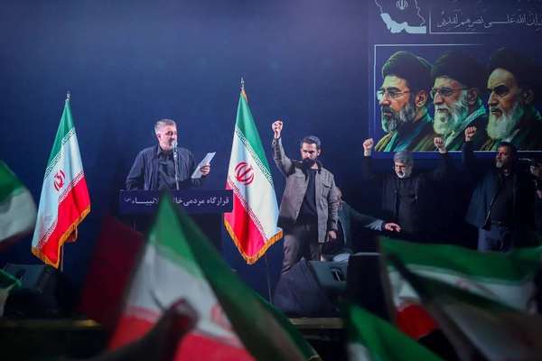 رجزخوانی نظام؛ مغازه کوچک وحشتفروشی