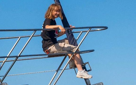 گرتا تونبرگ سوار بر قایق امدادی مادلین، ۱۲ خرداد