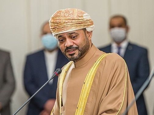 وزیر خارجه عمان در مصاحبه با المانیتور: آمریکا و ایران به توافق تبادل زندانی نزدیک هستند