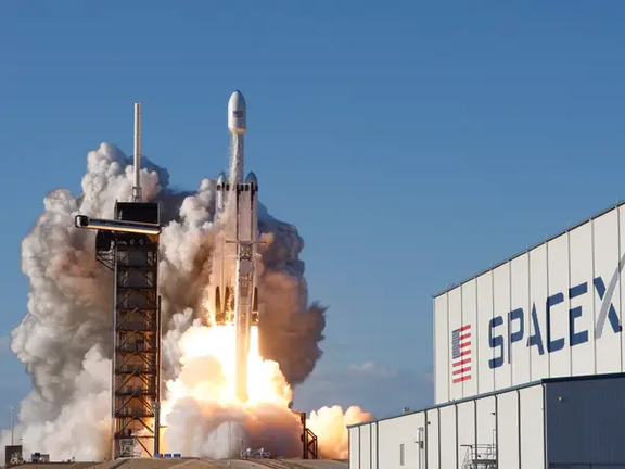 اولین راهپیمایی فضایی خصوصی اسپیسایکس؛ ماموریت پولاریس داون آغاز شد