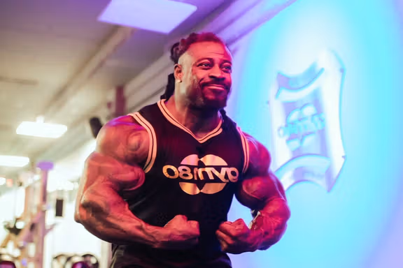 همزمان با سکوت هادی چوپان؛ همدردی ویلیام بوناک، نایبقهرمان پیشین مسترالمپیا با مردم ایران