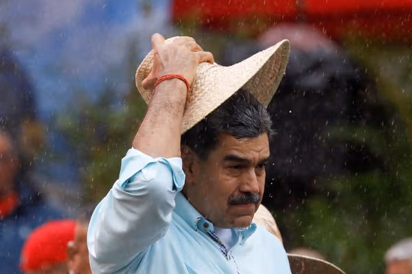 آمریکا برادرزادههای همسر مادورو و ۶ کشتی حامل نفت ونزوئلا را تحریم کرد