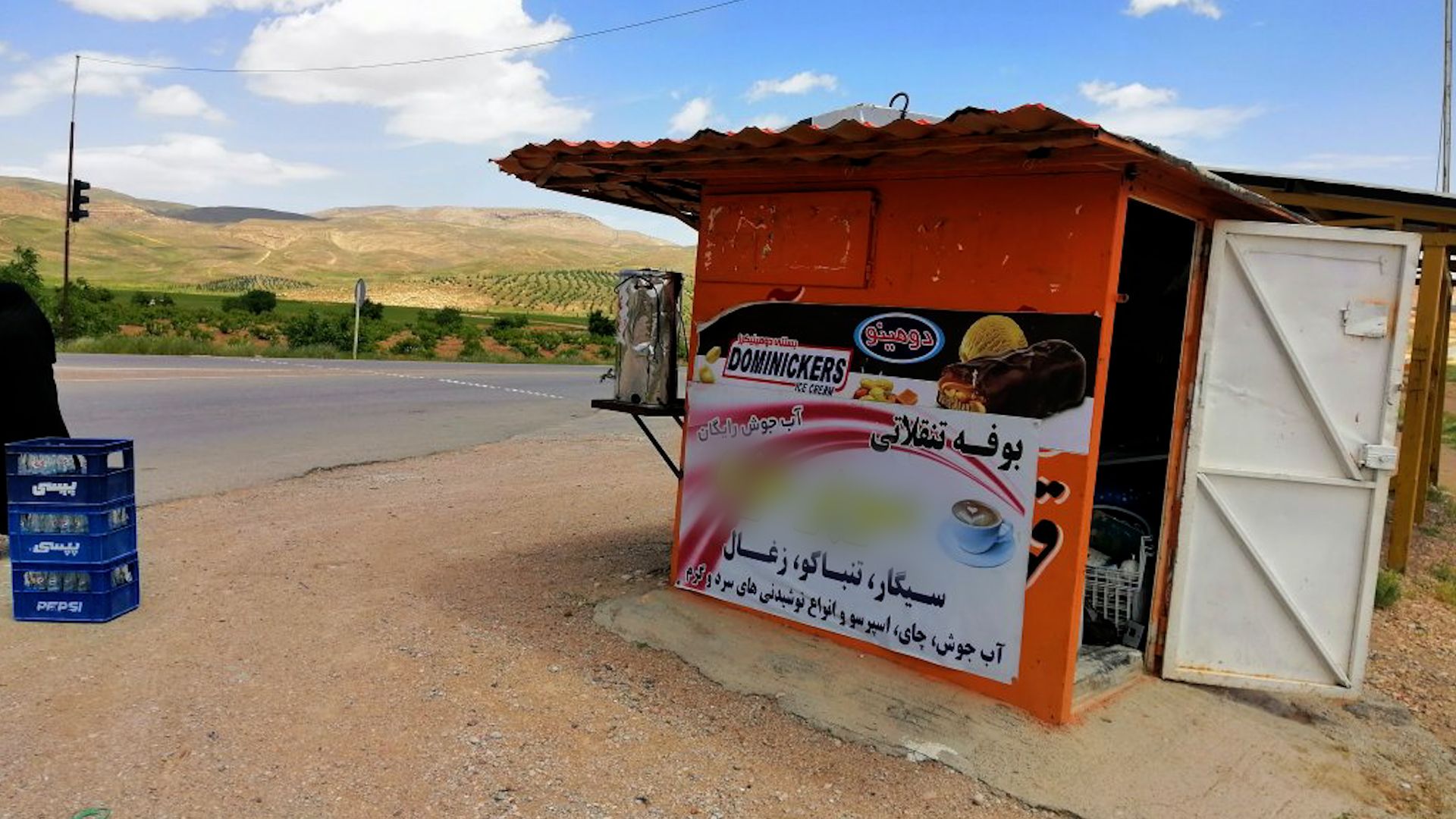 فرمانده انتظامی رباط کریم: صاحب یک دکه به‌دلیل فروش مشروبات الکلی تقلبی بازداشت شد