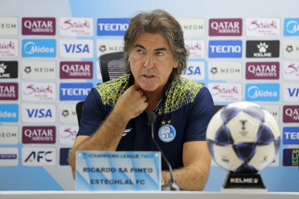 ساپینتو، سرمربی استقلال: قهرمانی نه، فعلا به دنبال صعود از گروه هستیم