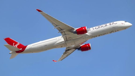 پرواز تیم ملی انگلستان به قطر با هواپیمای حامی جامعه همجنسگرایان