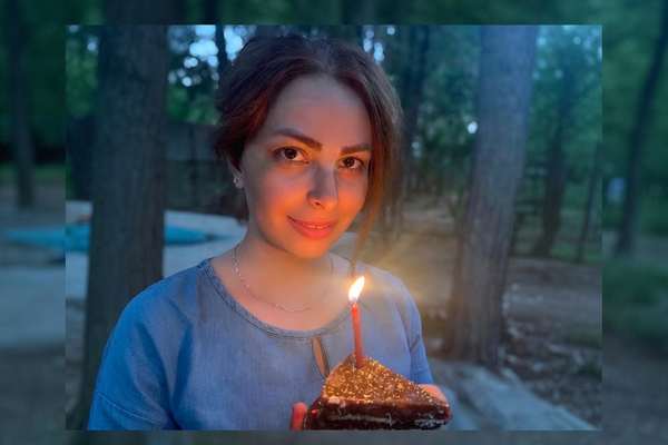 اعتقال مواطنة بهائية بعد مداهمة أمنية لمنزلها في "شيراز" بإيران