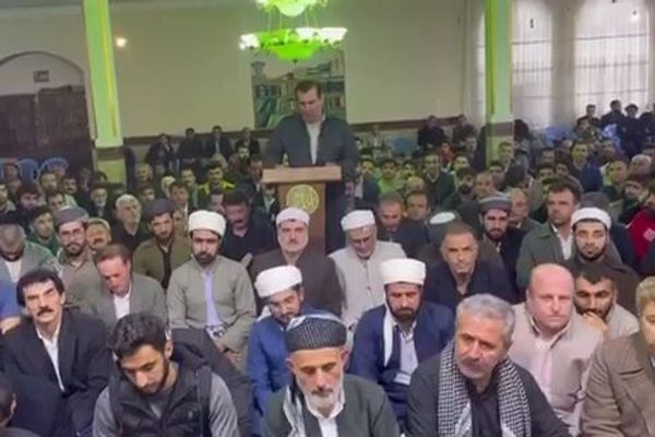 رجال دين ونشطاء مدنيون بجوانرود يطالبون النظام الإيراني بفك الحصار العسكري عن المدينة