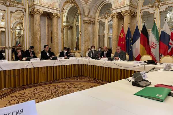 Media In Iran Debate If Nuclear Talks Are Suspended For Good