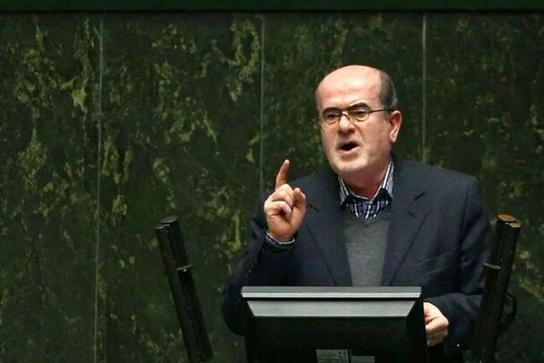 نماینده مجلس: تهدید مردم به قطع کامل یارانه دیکتاتوری است