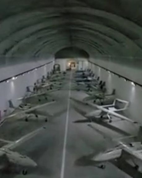 سپاه پاسداران از یک پایگاه زیرزمینی پهپادی رونمایی کرد