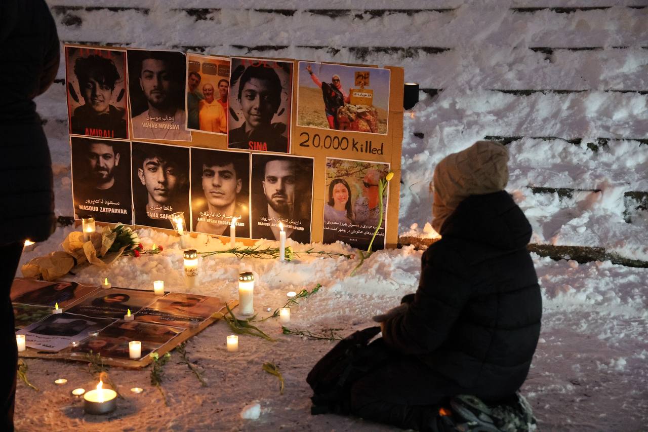 ایرانیان هلسینکی مراسم یادبودی برای کشته‌شدگان قیام ملی برگزار کردند