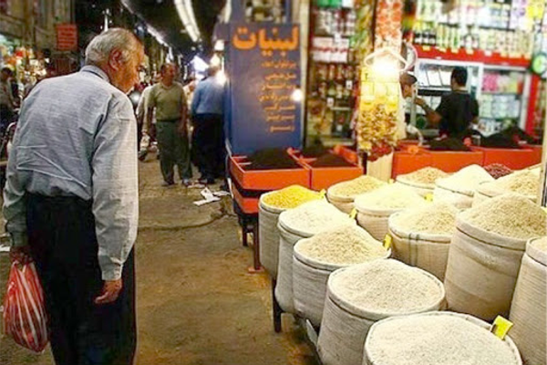 نقص السلع الأساسية يفاقم المعاناة.. ارتفاع متسارع للأسعار في إيران