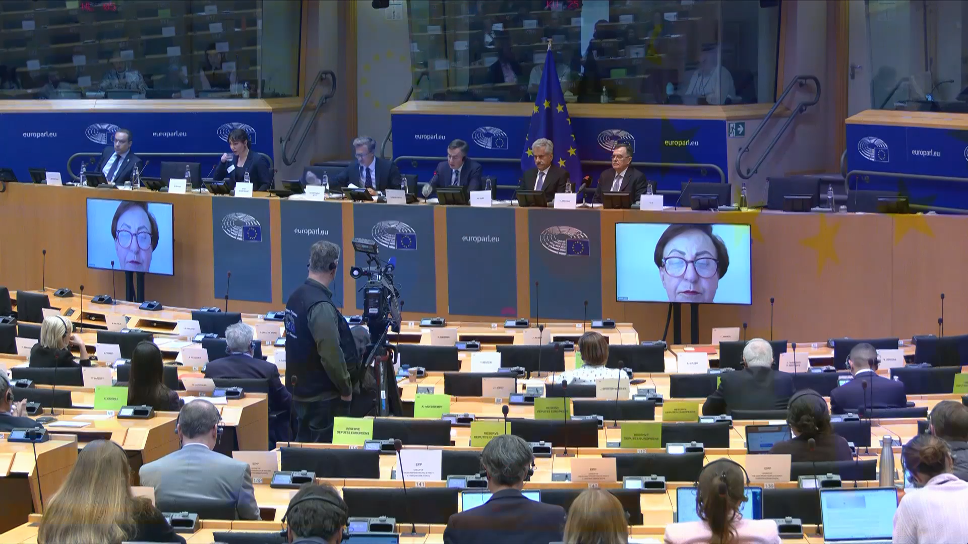 شیرین عبادی: جنگ میان جمهوری اسلامی و مردم ایران ادامه دارد