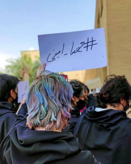 گسترش حمایتهای جهانی از اعتراضات ایران و پیشاهنگی زنان در مبارزات