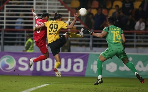 فولاد خوزستان ۰ سپاهان اصفهان ۱؛ سپاهان، فولاد را شکست داد و صدر را حفظ کرد