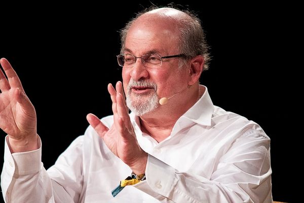 Rushdie, Under Iran Death Edict, Suffers ‘Multiple Stab Wounds’