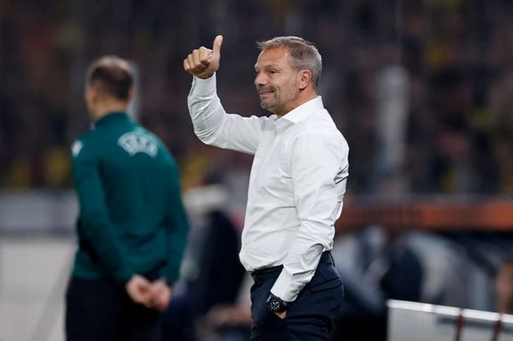 با اعلام رسمی باشگاه؛ ماوریس استین از هدایت آژاکس برکنار شد