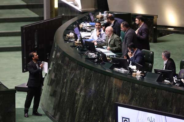 رسانه وابسته به سپاه: برخی نهادها در جمهوری اسلامی در حال بررسی خروج از انپیتی هستند