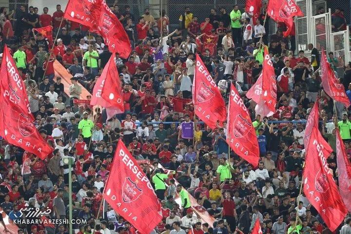 تراکتور به علت «شعارهای توهین‌آمیز و نژادپرستانه» علیه خداداد عزیزی از پرسپولیس شکایت کرد
